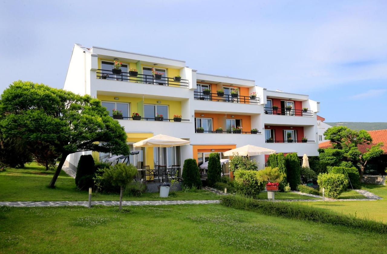 Stayinn Rainbow Houses Beachfront By Asteri Hotels Sunny Beach Exterior photo