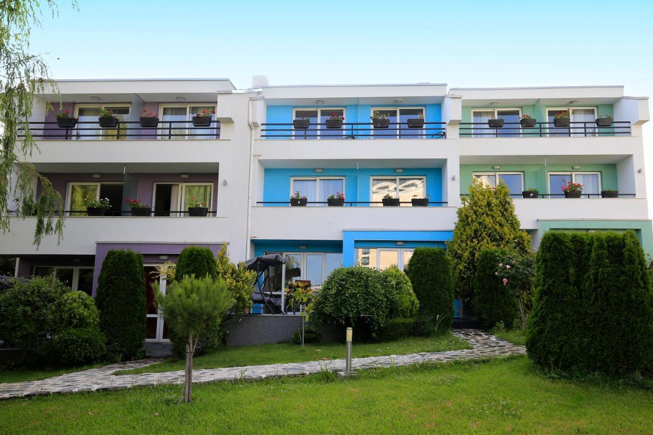 Stayinn Rainbow Houses Beachfront By Asteri Hotels Sunny Beach Exterior photo