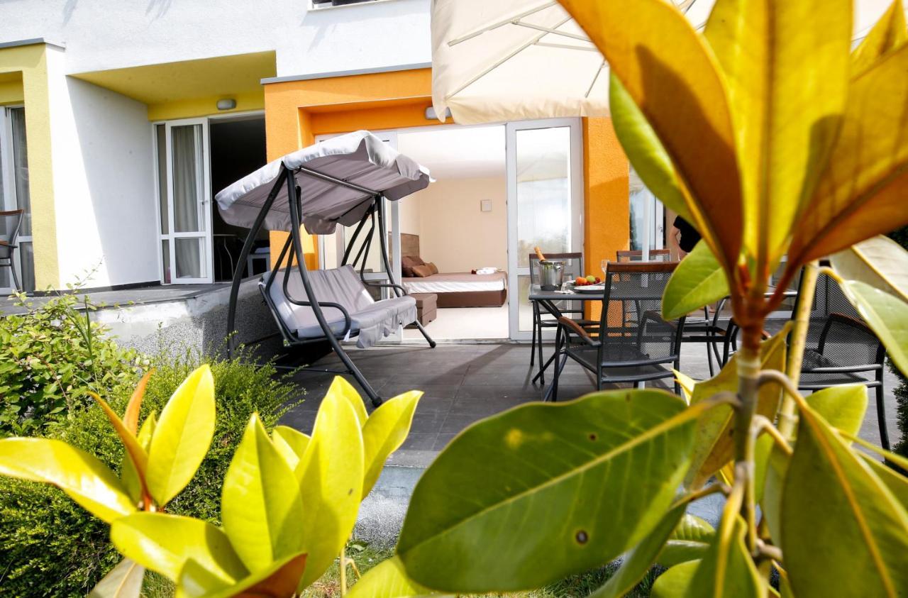 Stayinn Rainbow Houses Beachfront By Asteri Hotels Sunny Beach Exterior photo