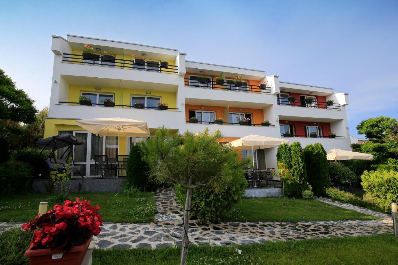 Stayinn Rainbow Houses Beachfront By Asteri Hotels Sunny Beach Exterior photo