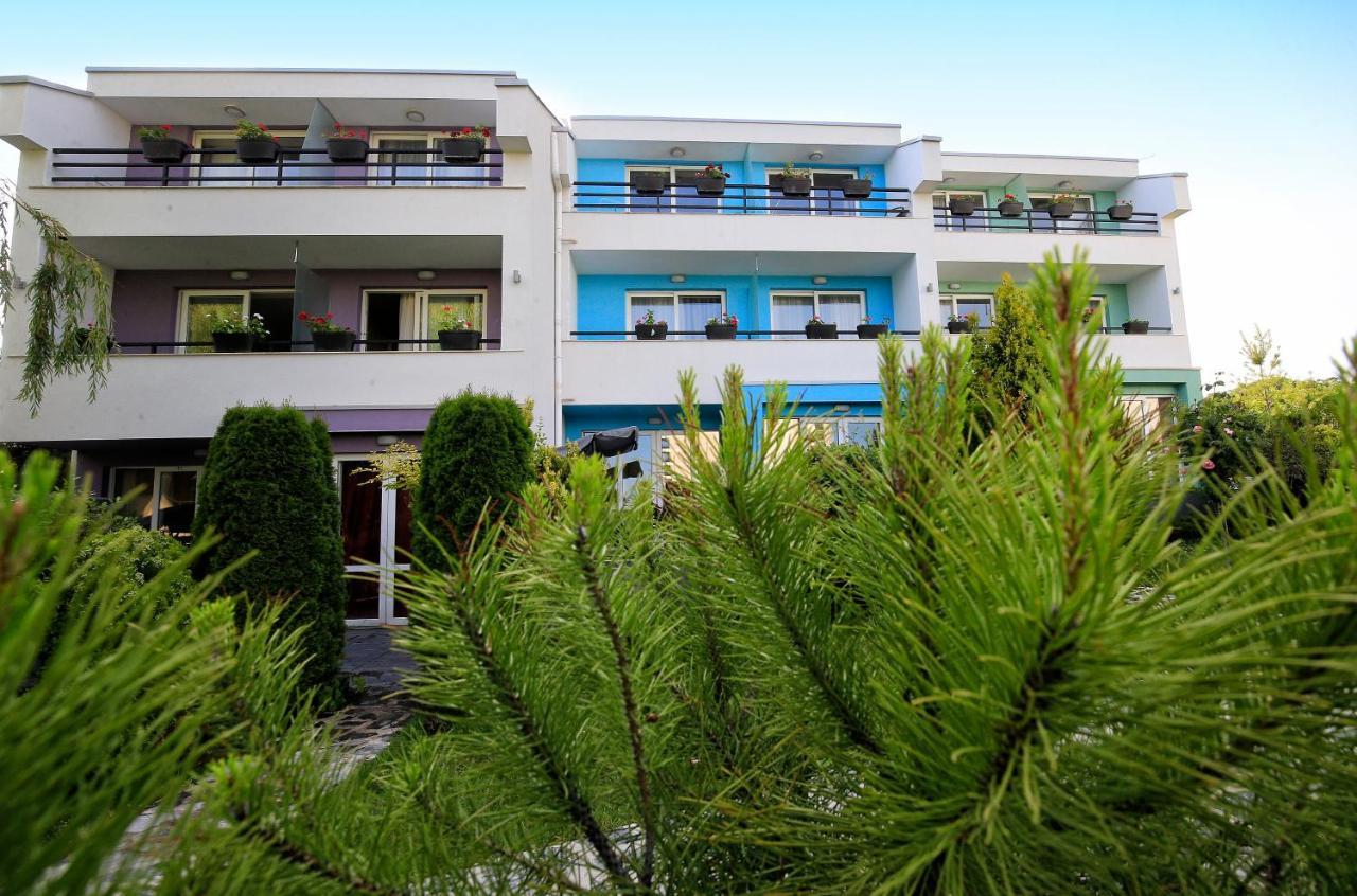 Stayinn Rainbow Houses Beachfront By Asteri Hotels Sunny Beach Exterior photo