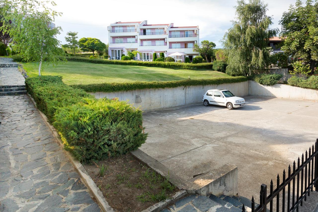 Stayinn Rainbow Houses Beachfront By Asteri Hotels Sunny Beach Exterior photo