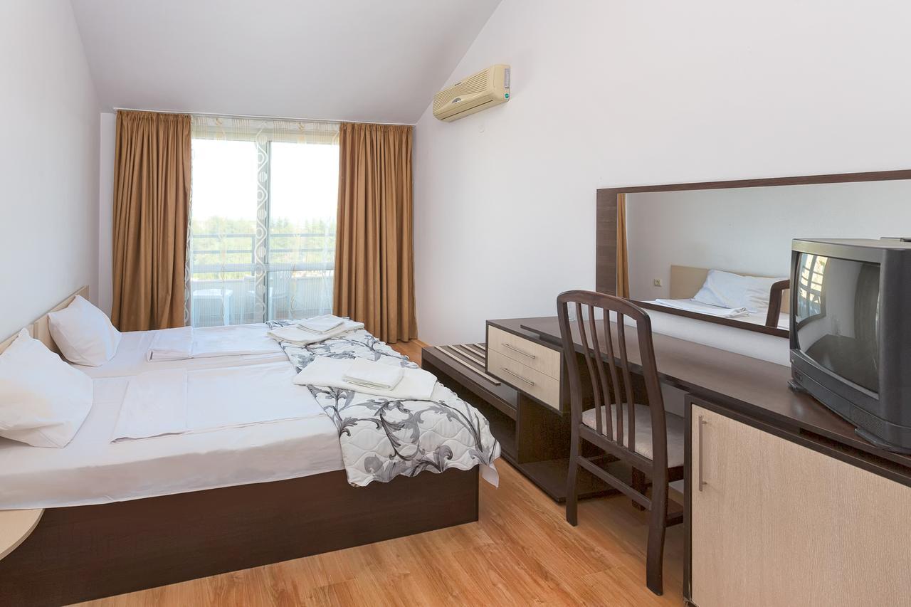 Stayinn Rainbow Houses Beachfront By Asteri Hotels Sunny Beach Exterior photo