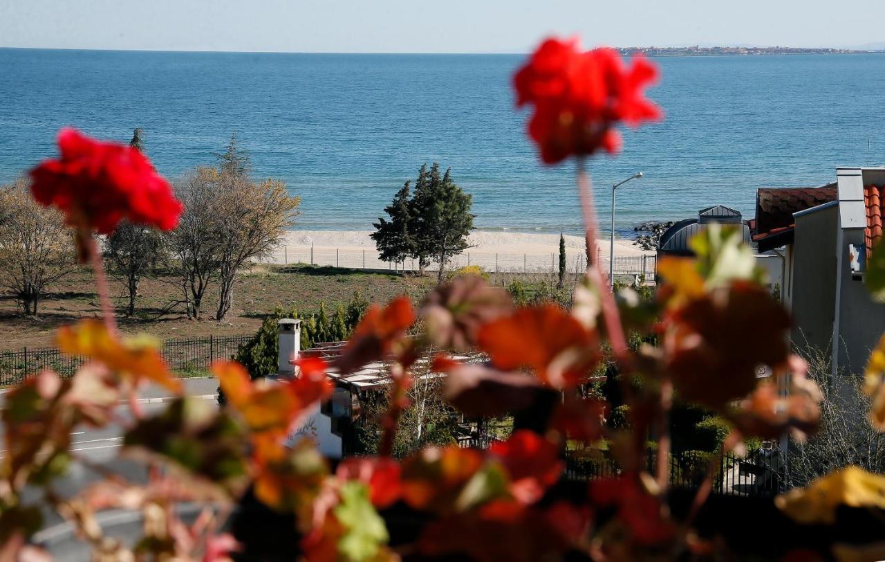 Stayinn Rainbow Houses Beachfront By Asteri Hotels Sunny Beach Exterior photo